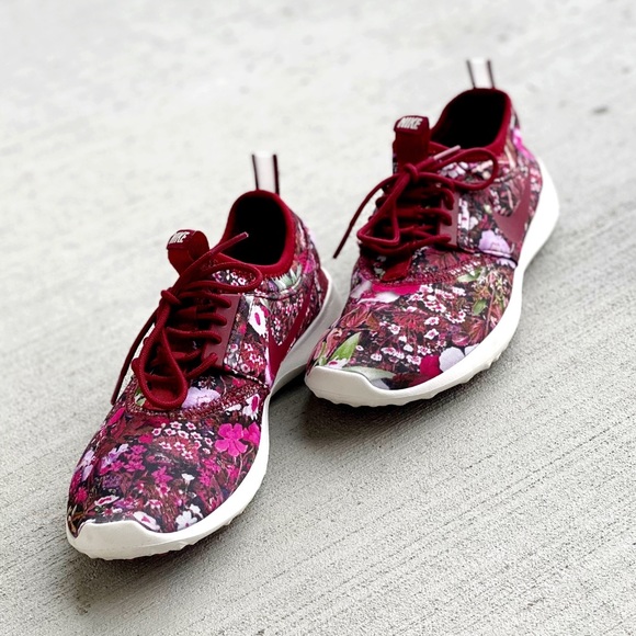 RARE FIND Nike Women’s Rejuvenate Floral Print Sneakers - Picture 2 of 6